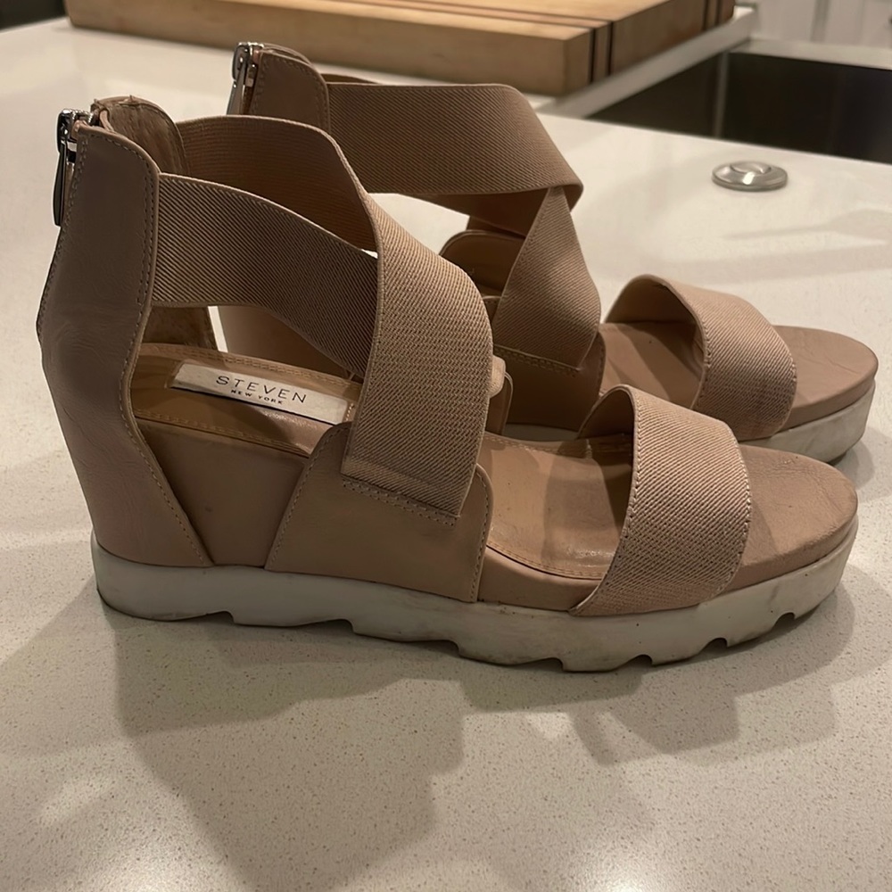 Steven by Steve Madden. Wedge. Sandals. Blush. Sz 8.5